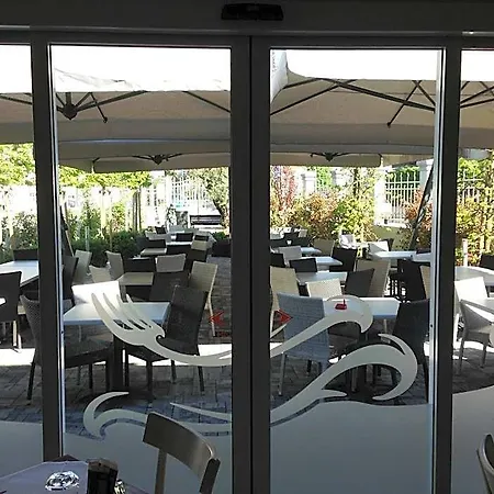 Passeggiata Couette-café 4*