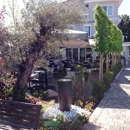 Passeggiata Bed & Breakfast 2*